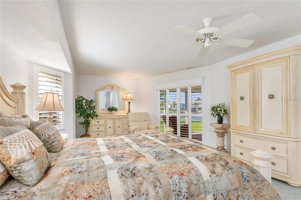 Bedroom, Interior, Water