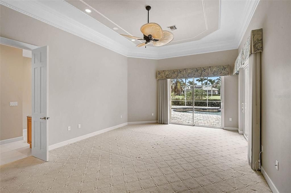 Empty room, Interior, Pendant Lights, Recessed Lighting