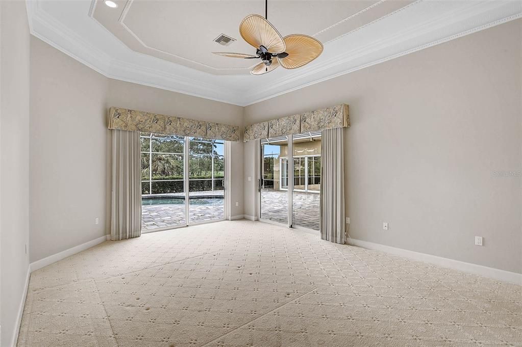 Empty room, Interior, Recessed Lighting