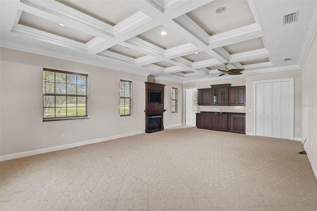 Empty room, Interior, Recessed Lighting