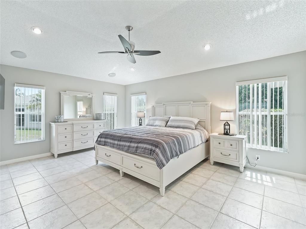 Bedroom, Interior, Recessed Lighting