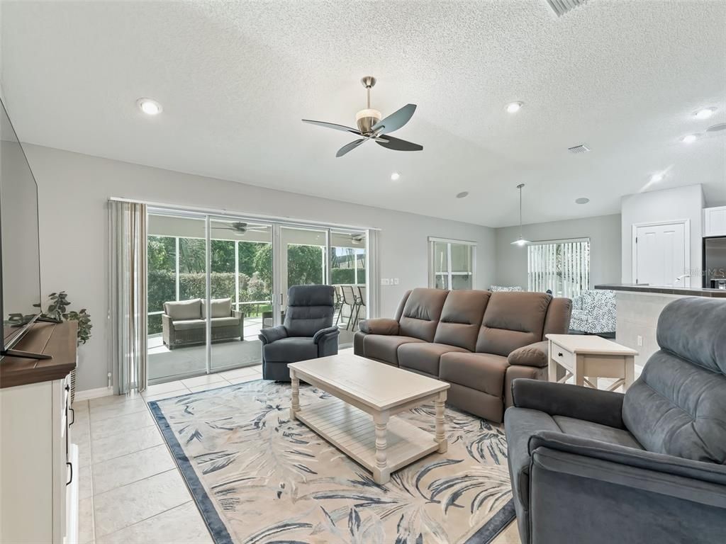 Interior, Living room, Pendant Lights, Recessed Lighting