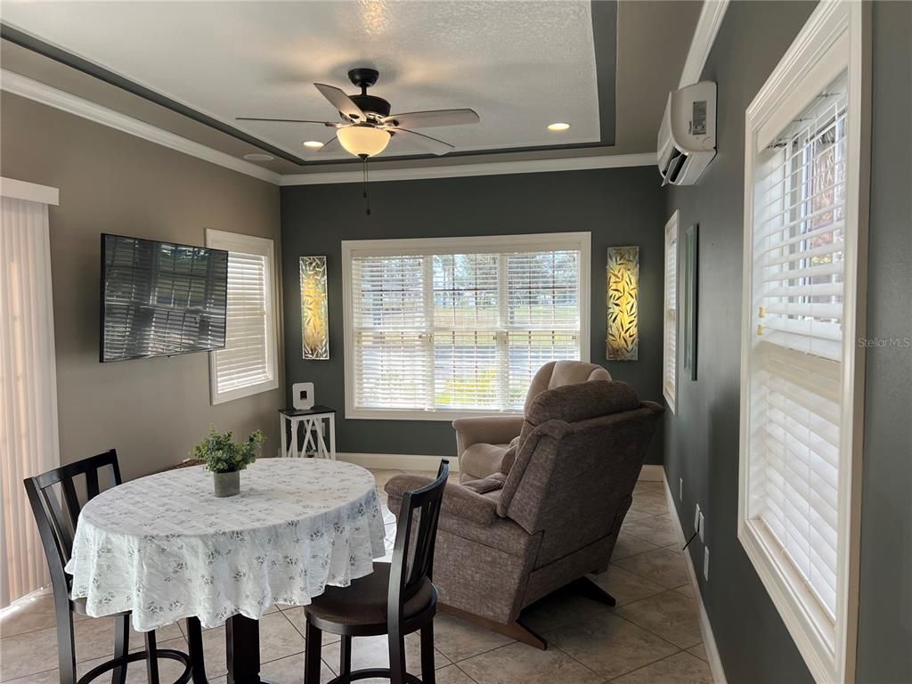 Dining room, Interior, Recessed Lighting