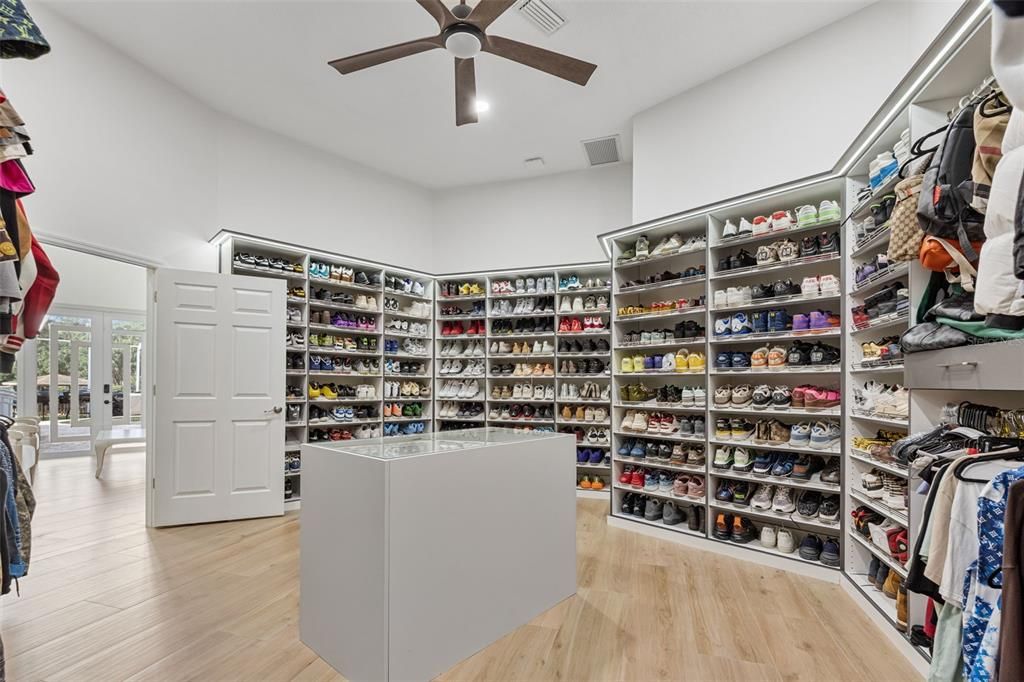 Interior, Recessed Lighting, Walk-in Closets, Wood Texture Flooring