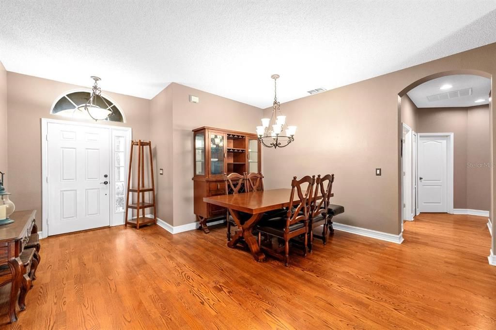 Chandelier, Dining room, Interior, Recessed Lighting, Wood Texture Flooring