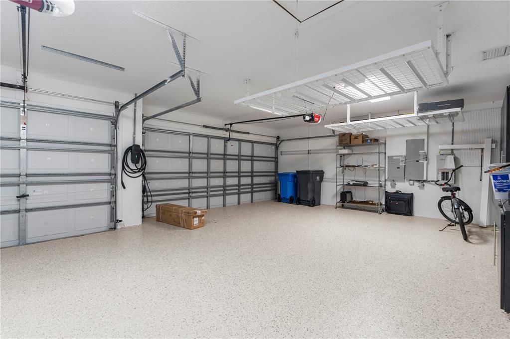Garage, Interior