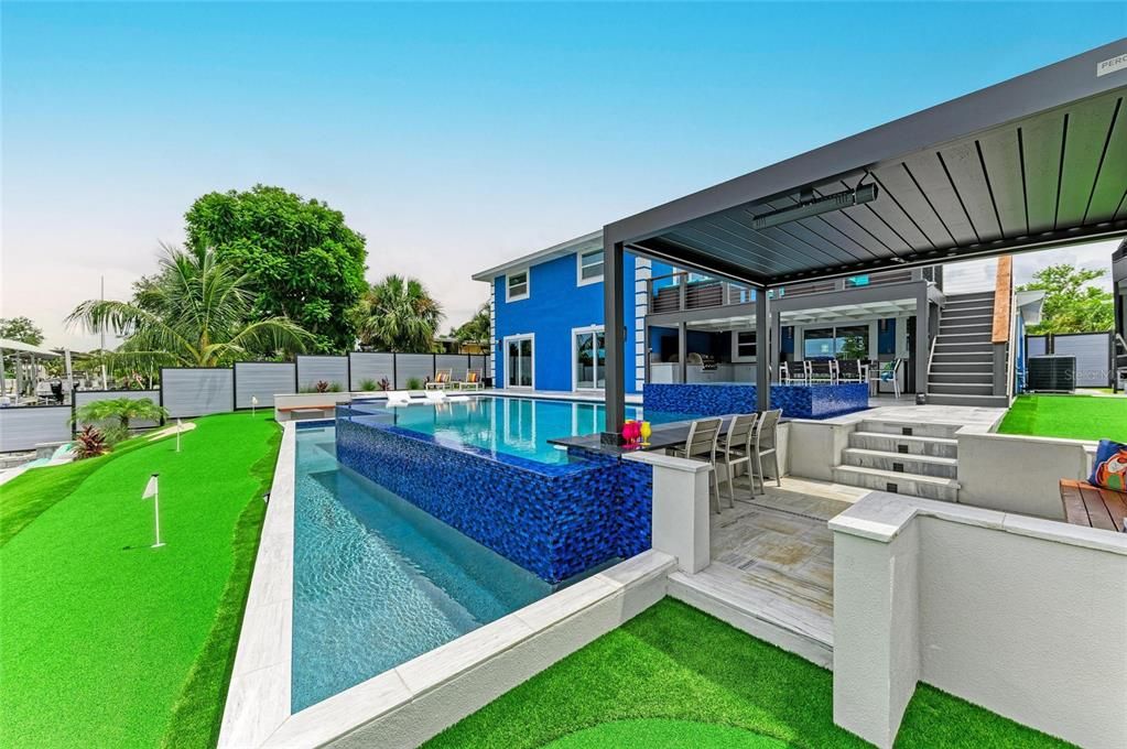 Exterior, Pool