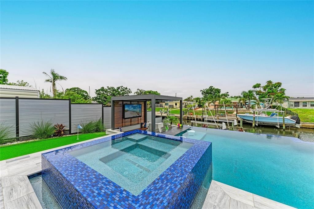 Exterior, Pool, Water