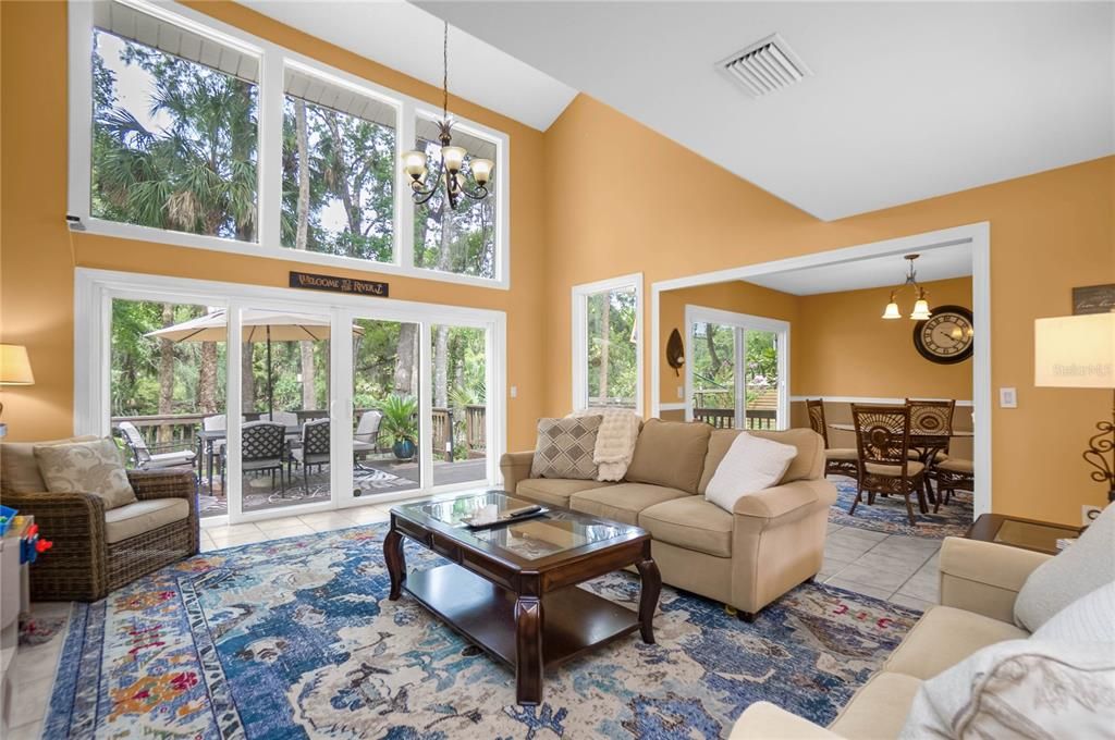 Chandelier, Dining room, Interior, Living room, Pendant Lights