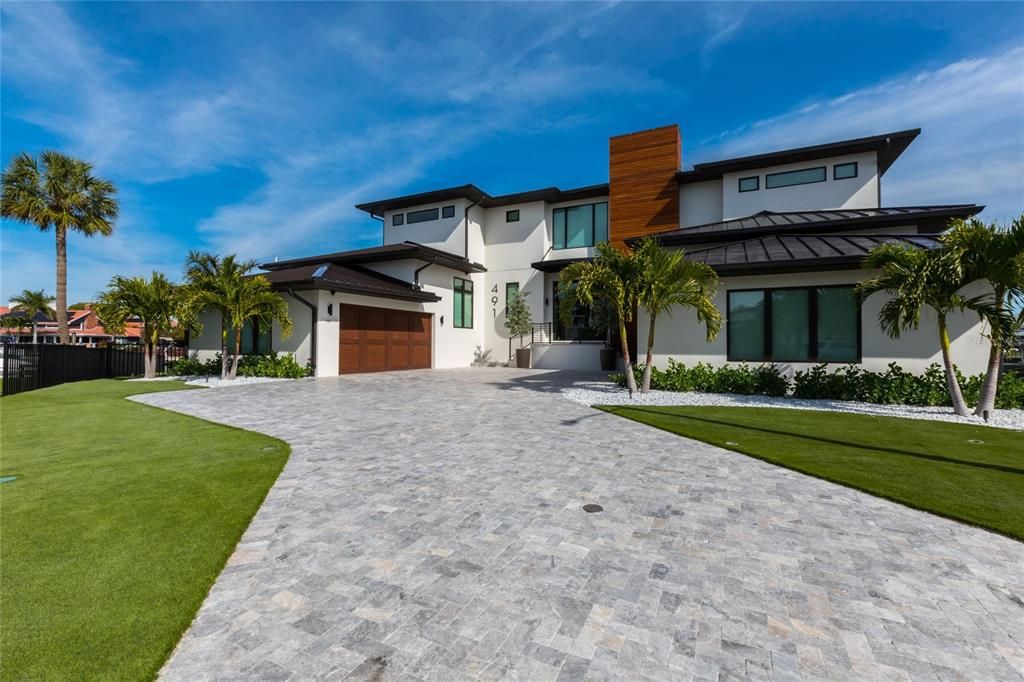 Attached, Backyard, Exterior, Facade, Modern