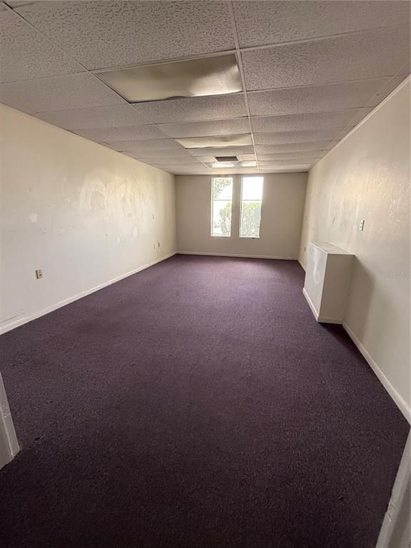 Empty room, Interior
