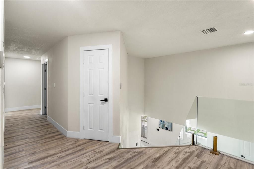 Interior, Recessed Lighting, Wood Texture Flooring
