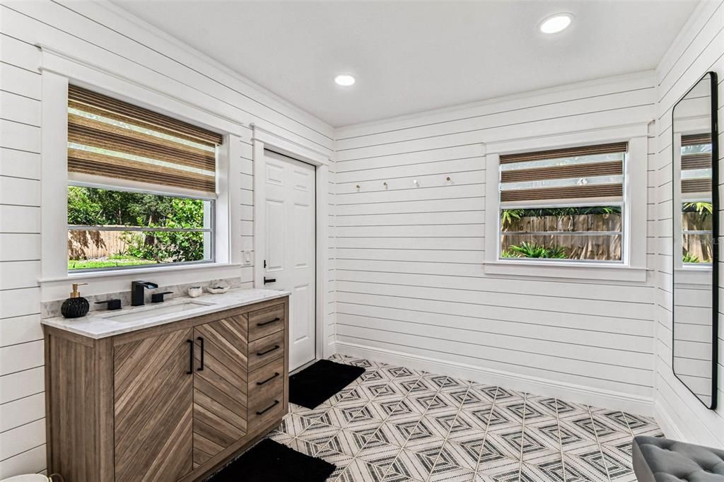 Bathroom, Interior, Recessed Lighting