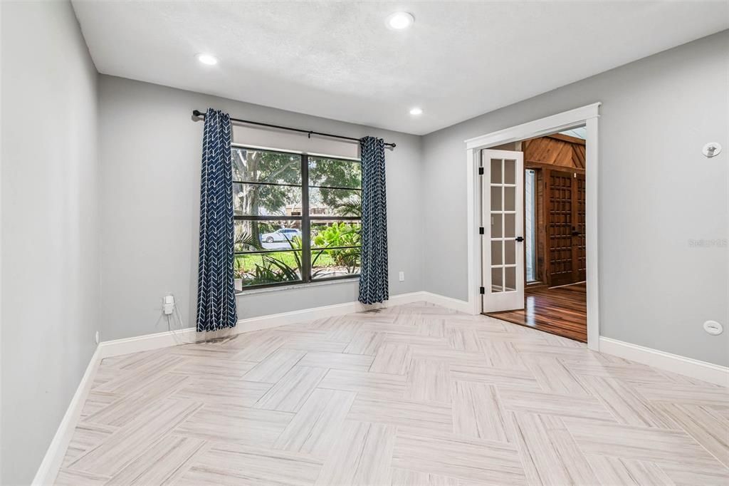 Empty room, Interior, Recessed Lighting, Wood Texture Flooring