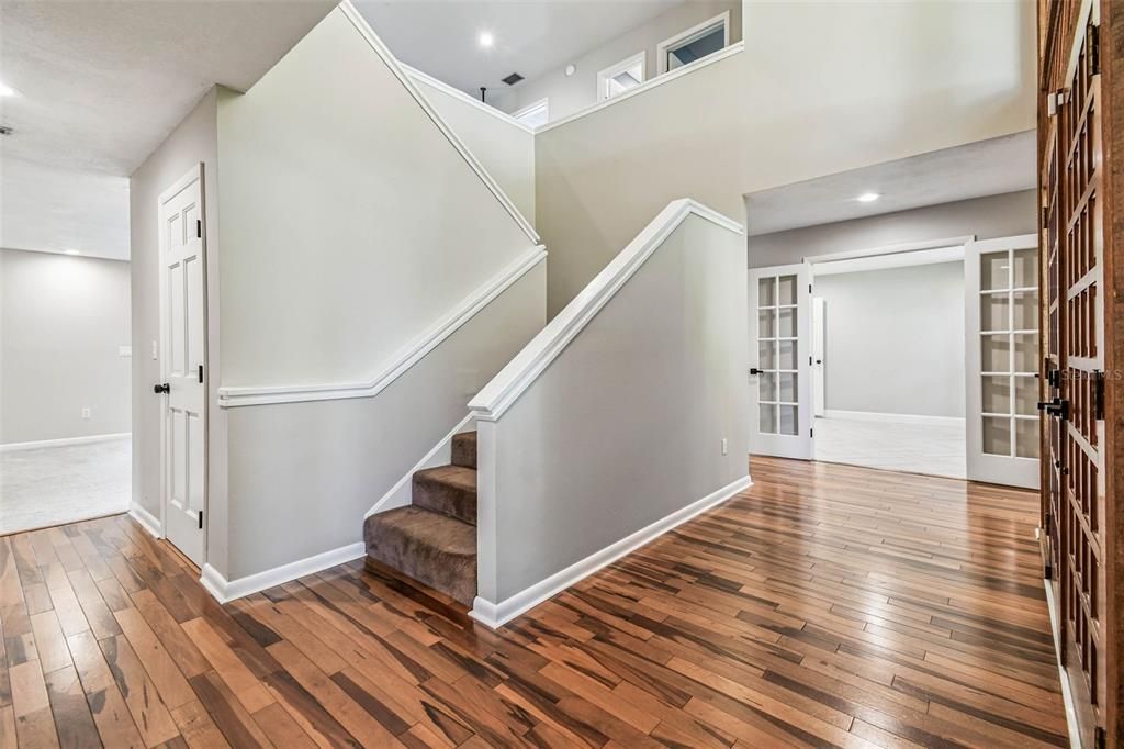 Empty room, Interior, Recessed Lighting, Wood Texture Flooring