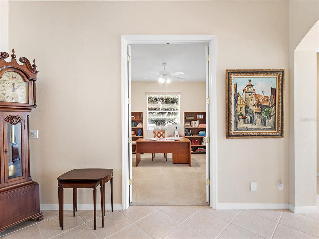 Home Office, Interior