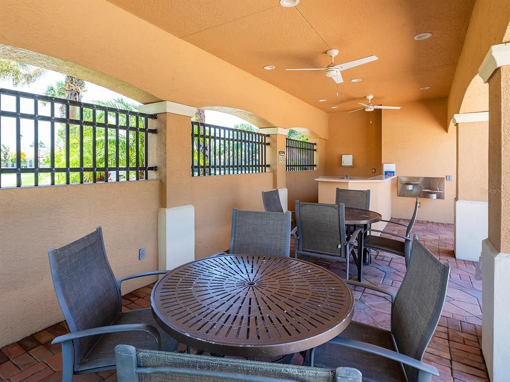 Exterior, Outdoor Kitchen
