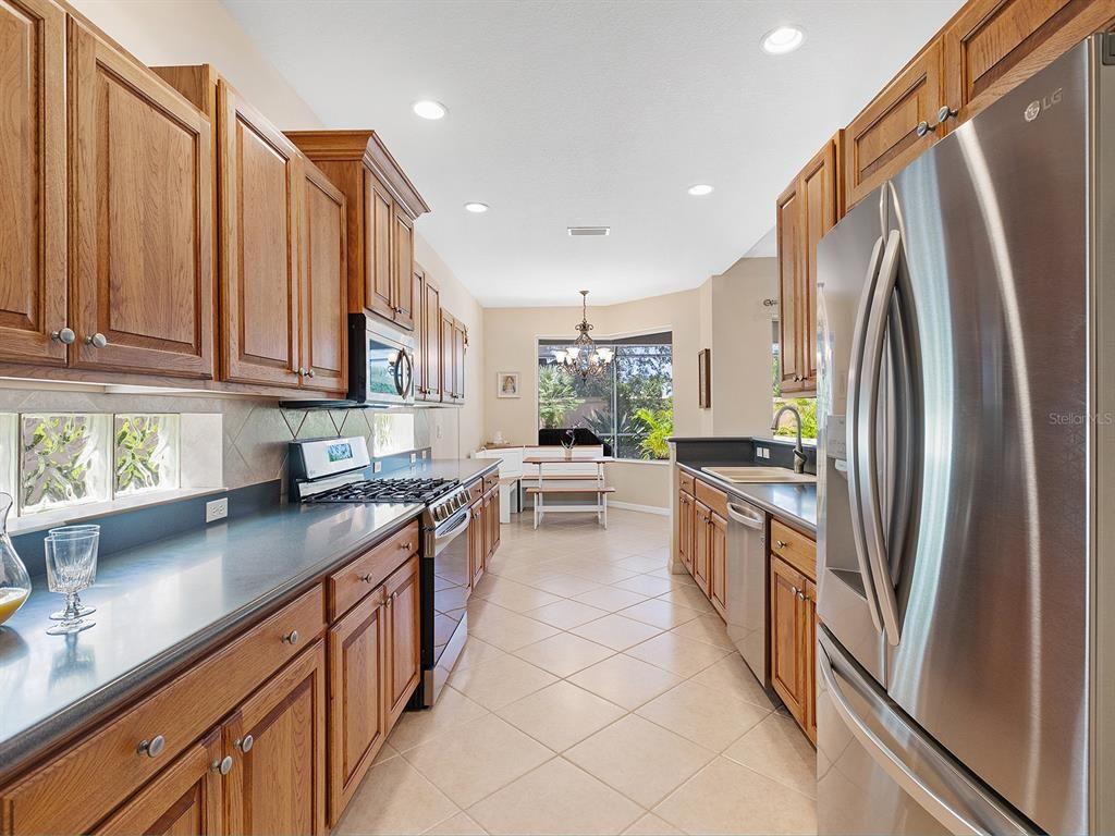 Dining room, Interior, Kitchen, Pendant Lights, Recessed Lighting, Stainless Steel Appliances