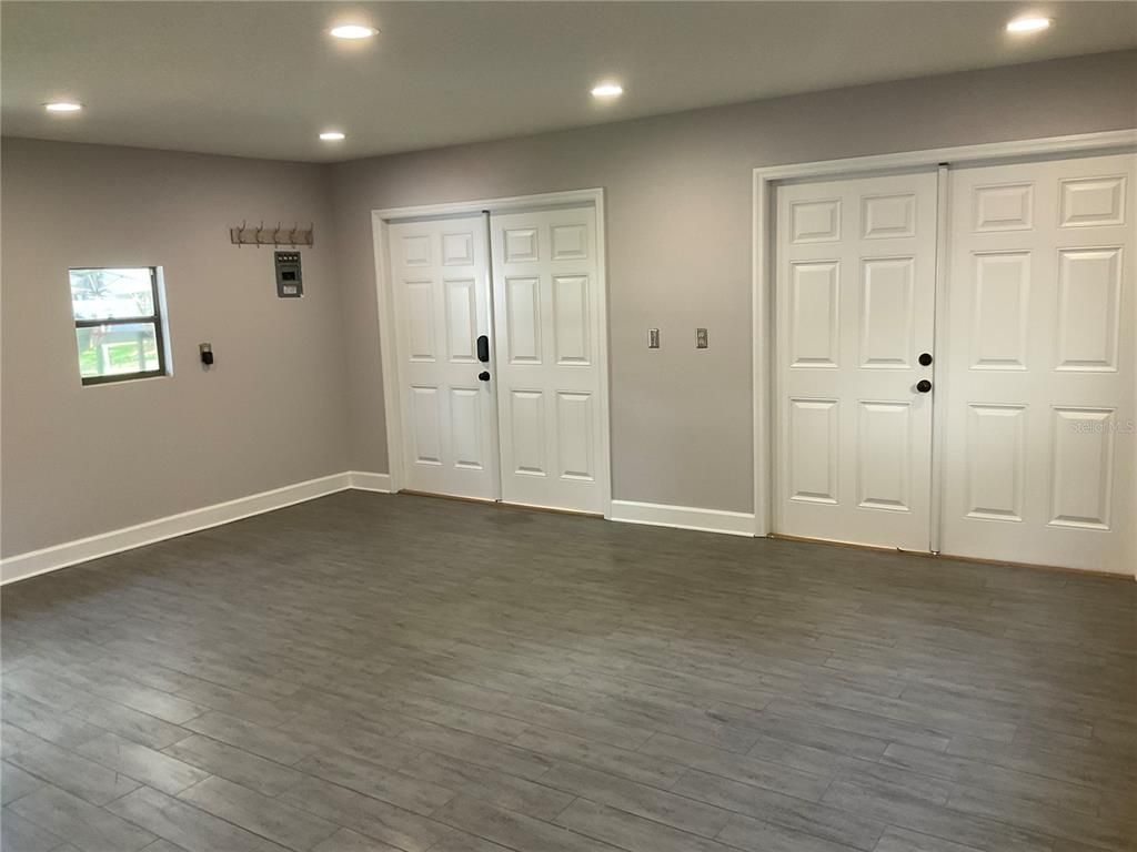 Empty room, Interior, Recessed Lighting, Wood Texture Flooring