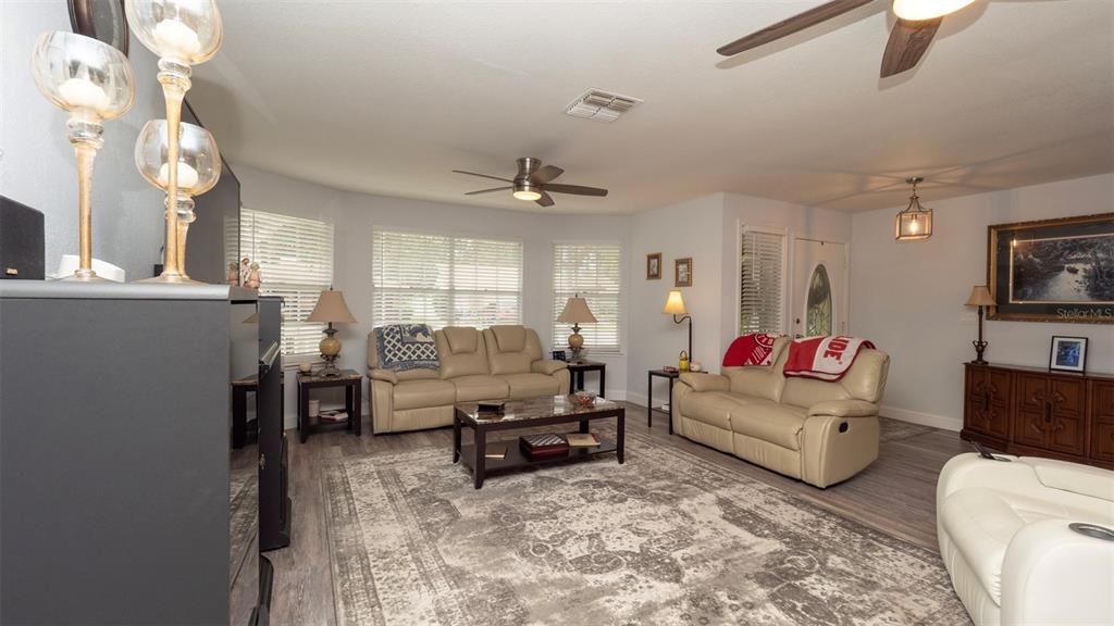 Interior, Living room, Pendant Lights, Wood Texture Flooring
