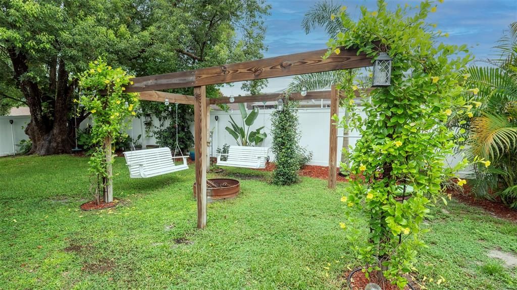 Backyard, Exterior