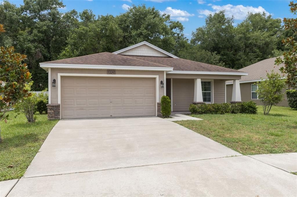 Attached, Exterior, Facade, Ranch
