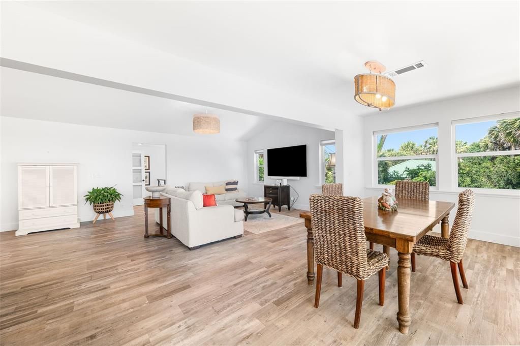 Chandelier, Dining room, Interior, Living room, Wood Texture Flooring