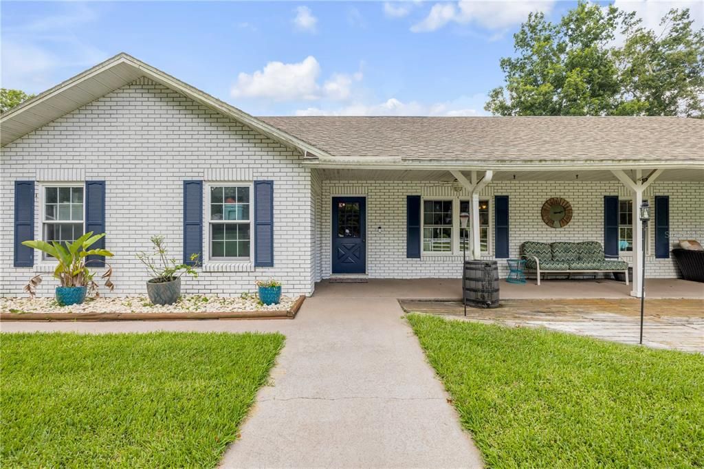 Exterior, Facade, Brick Facade, Ranch