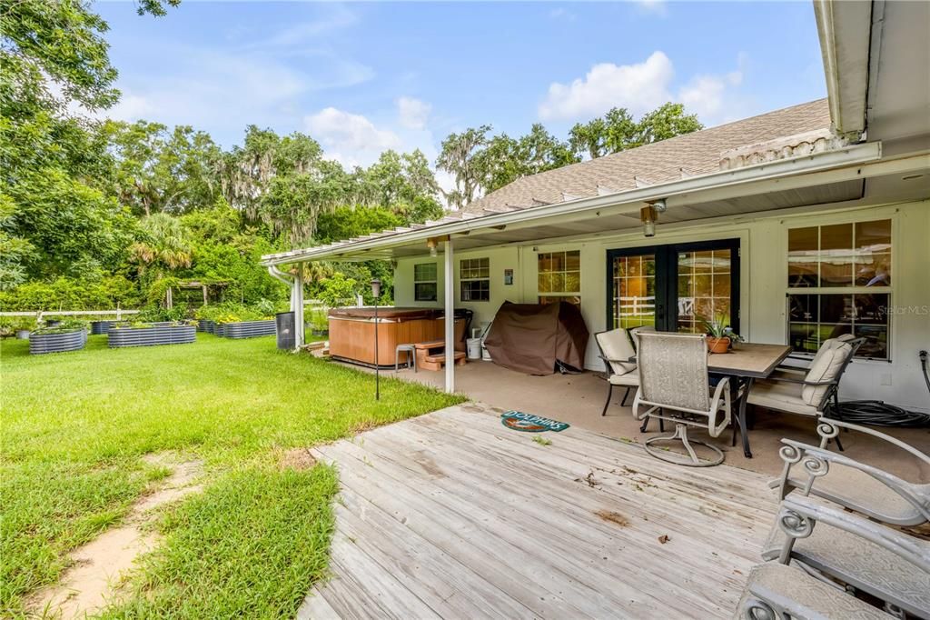 Backyard, Exterior, Hot Tub