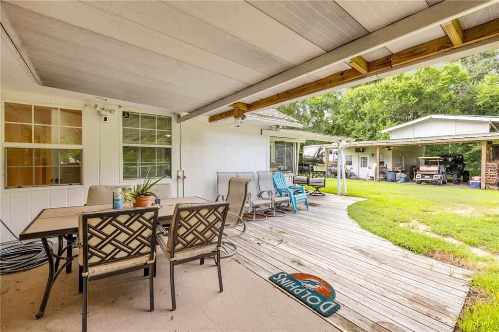 Backyard, Exterior