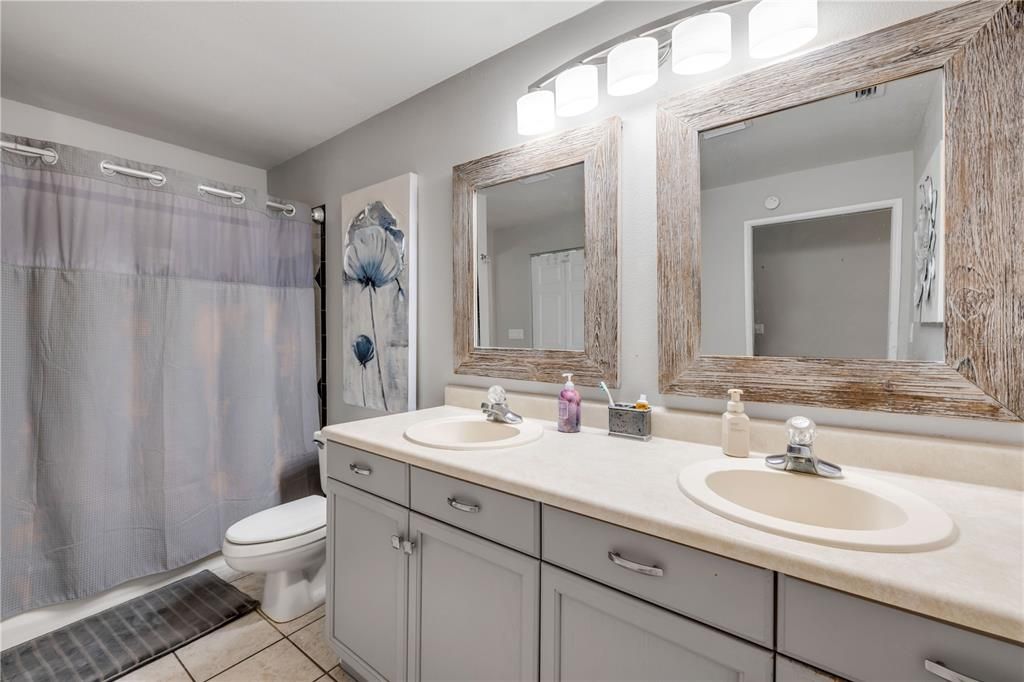 Bathroom, Dual Sink Vanities, Interior