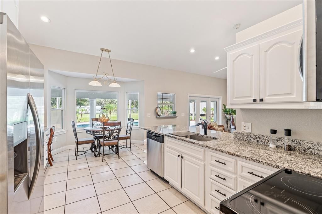 Dining room, Interior, Kitchen, Pendant Lights, Recessed Lighting, Stainless Steel Appliances