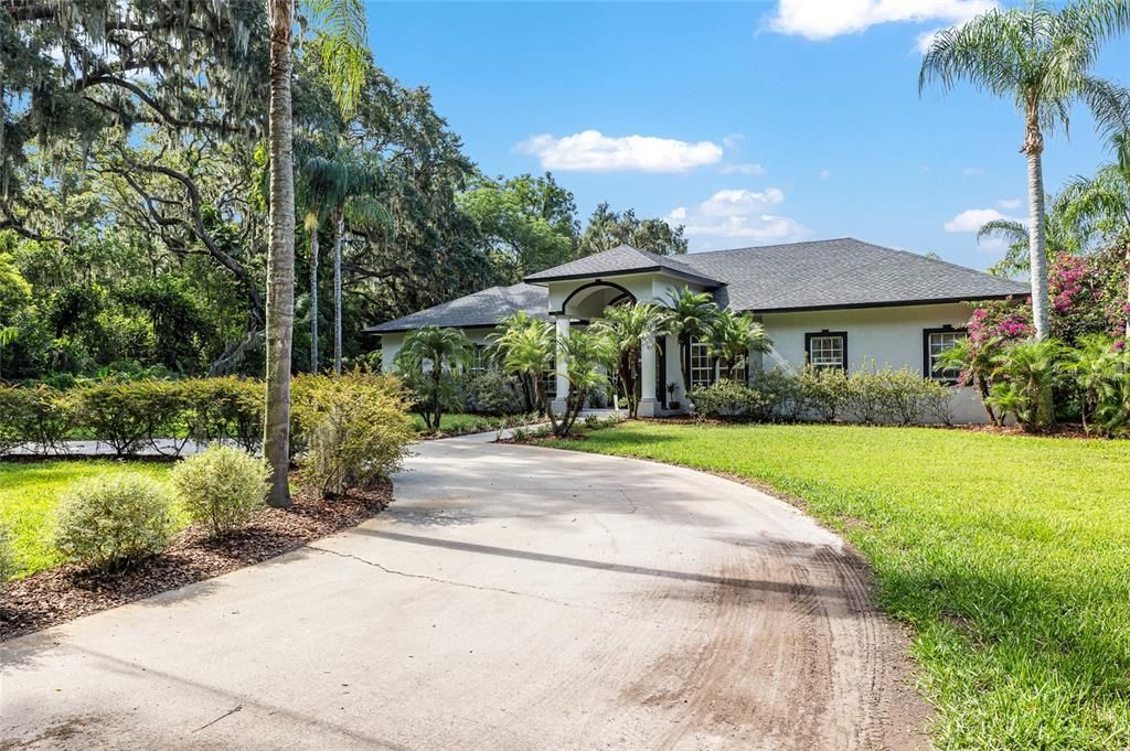 Backyard, Exterior, Facade, Ranch
