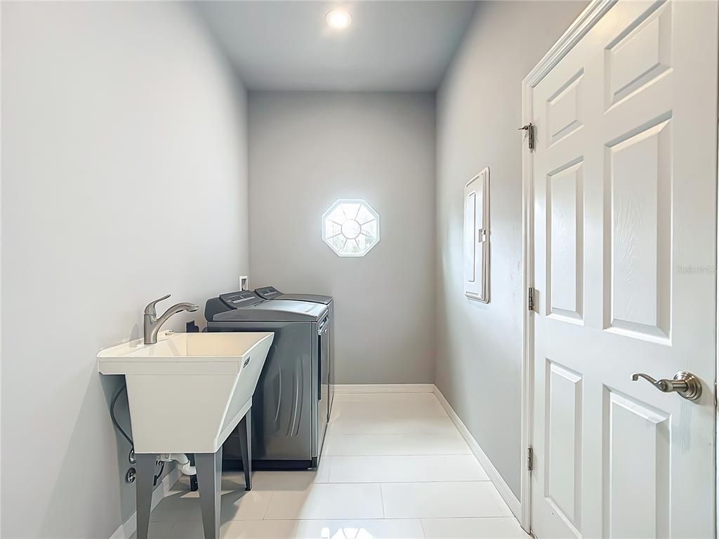 Interior, Recessed Lighting, Washer