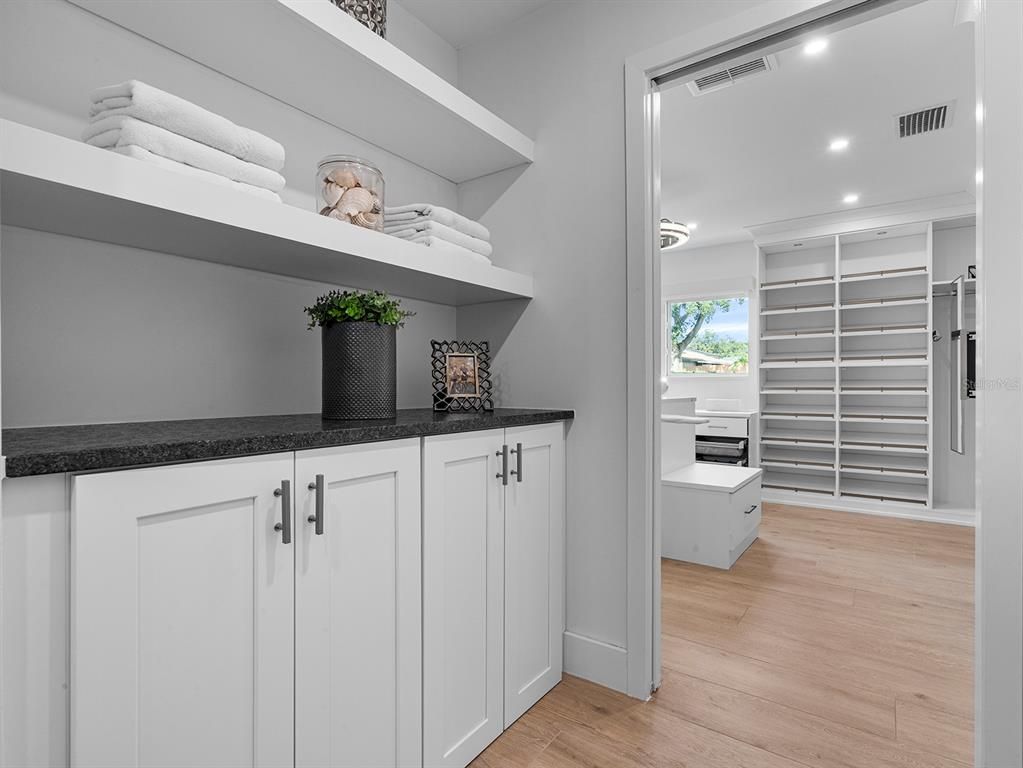 Interior, Recessed Lighting, Wood Texture Flooring