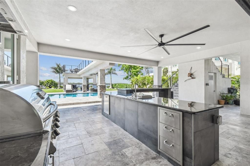 Exterior, Outdoor Kitchen, Pool