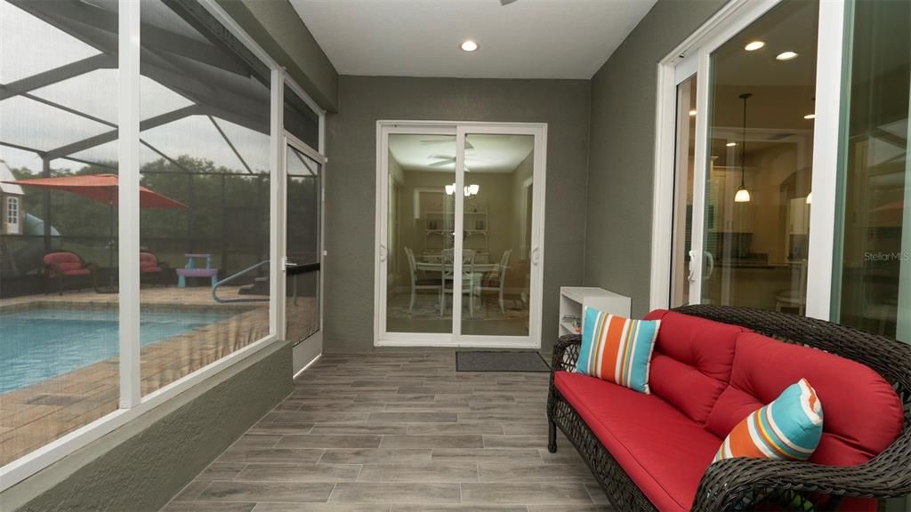 Interior, Recessed Lighting, Wood Texture Flooring