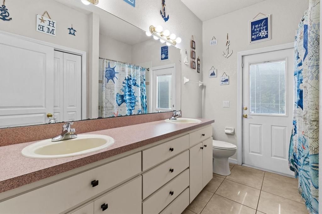 Bathroom, Dual Sink Vanities, Interior