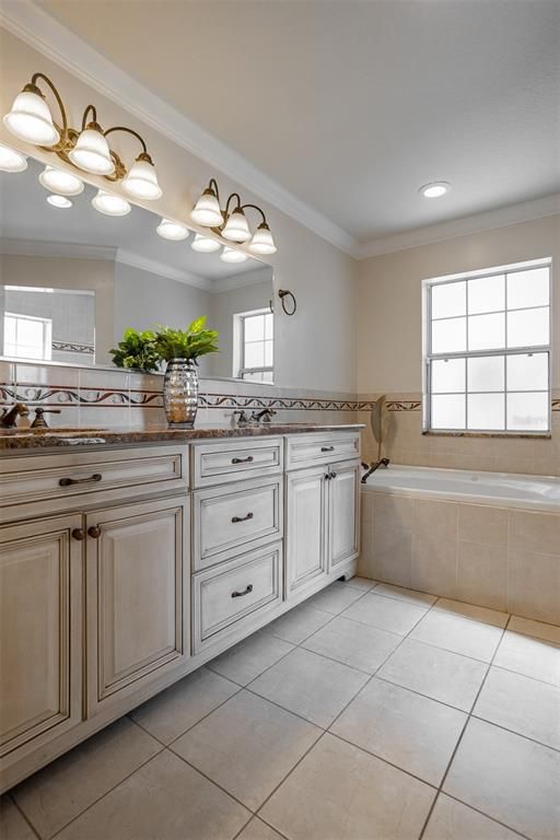 Bathroom, Dual Sink Vanities, Interior, Recessed Lighting