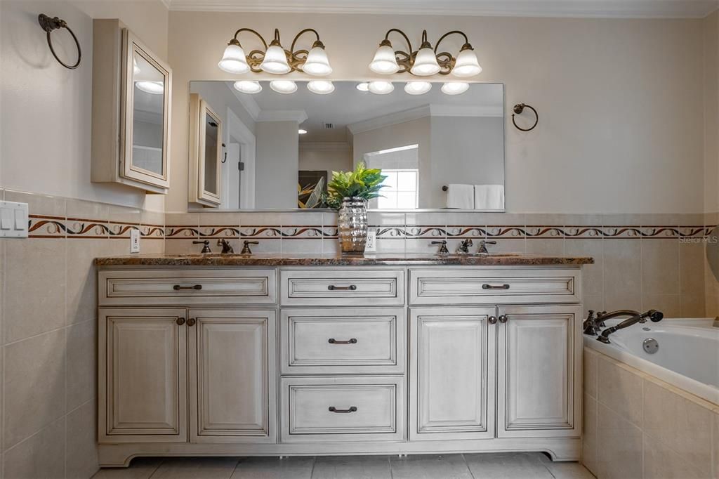Bathroom, Dual Sink Vanities, Interior