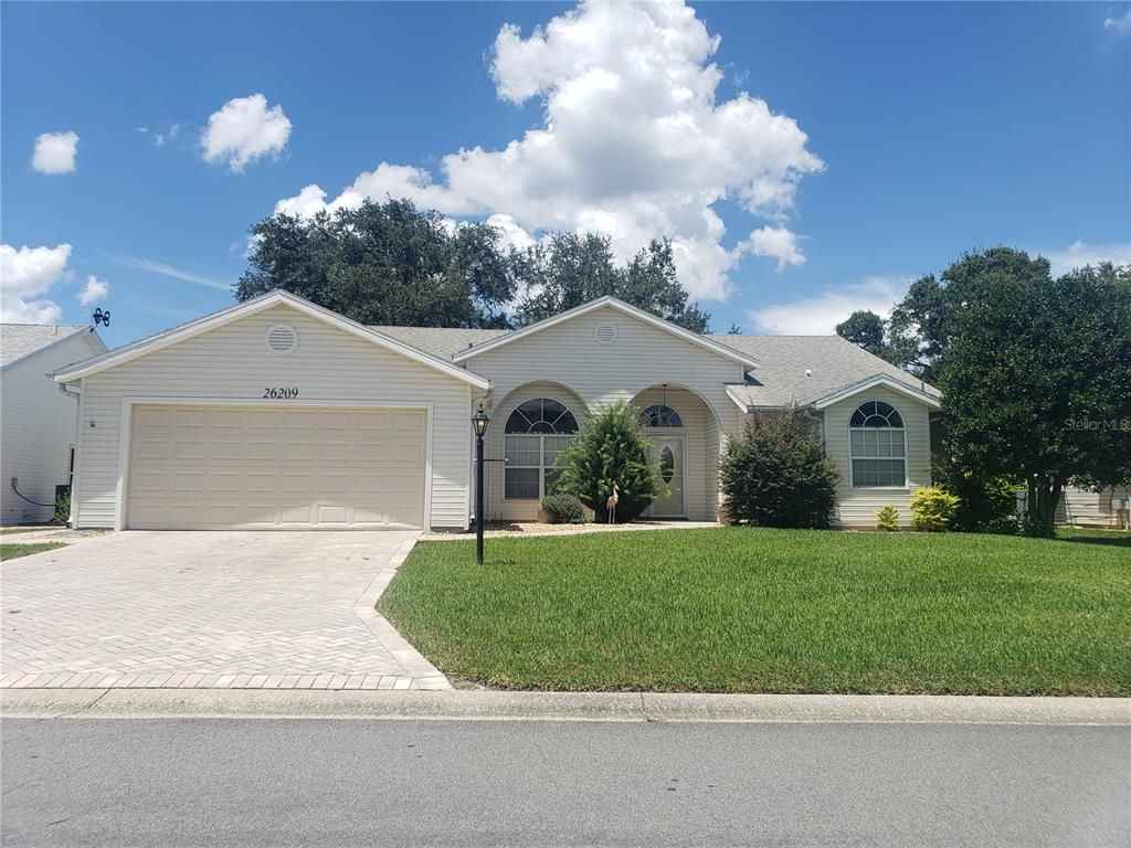Attached, Exterior, Facade, Ranch