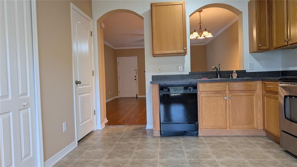 Chandelier, Interior, Kitchen, Wood Texture Flooring