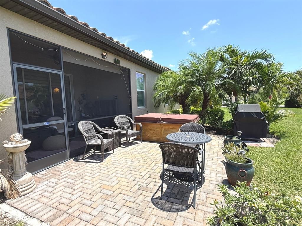 Exterior, Hot Tub