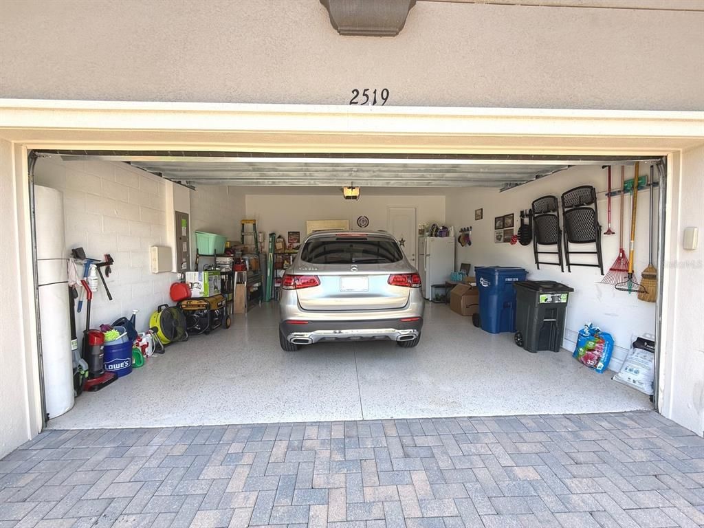 Exterior, Garage