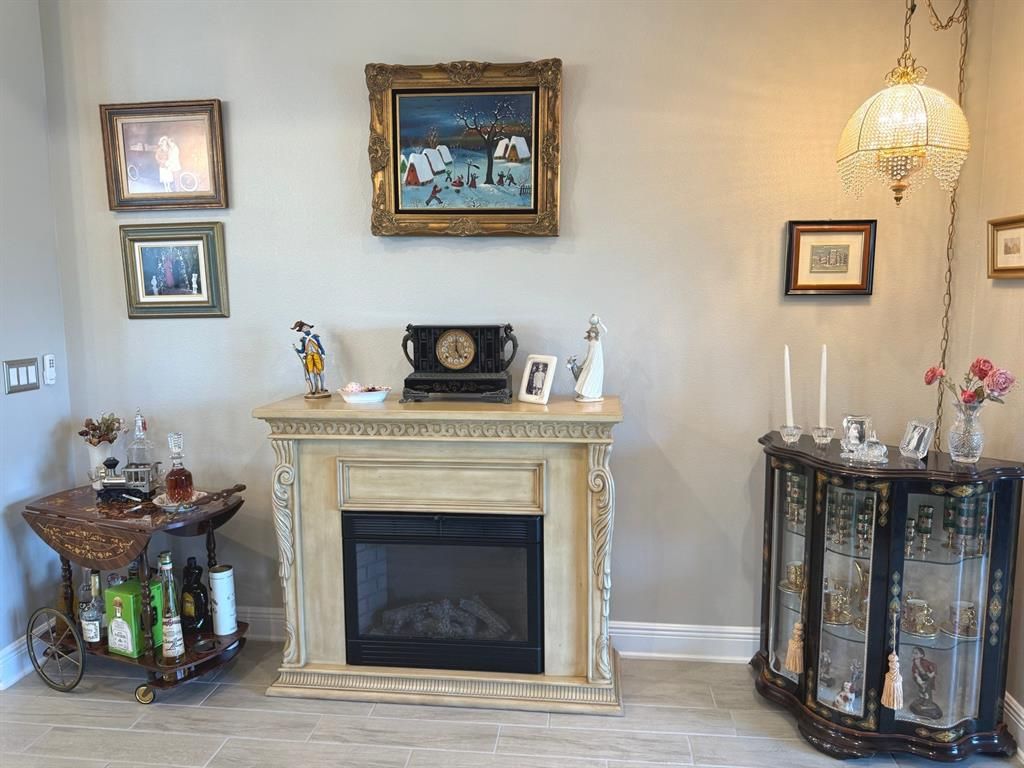 Fireplace, Interior, Pendant Lights