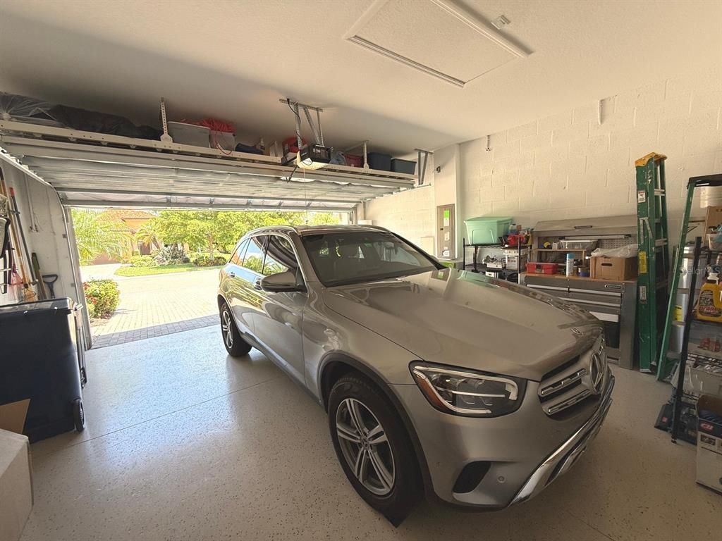 Garage, Interior