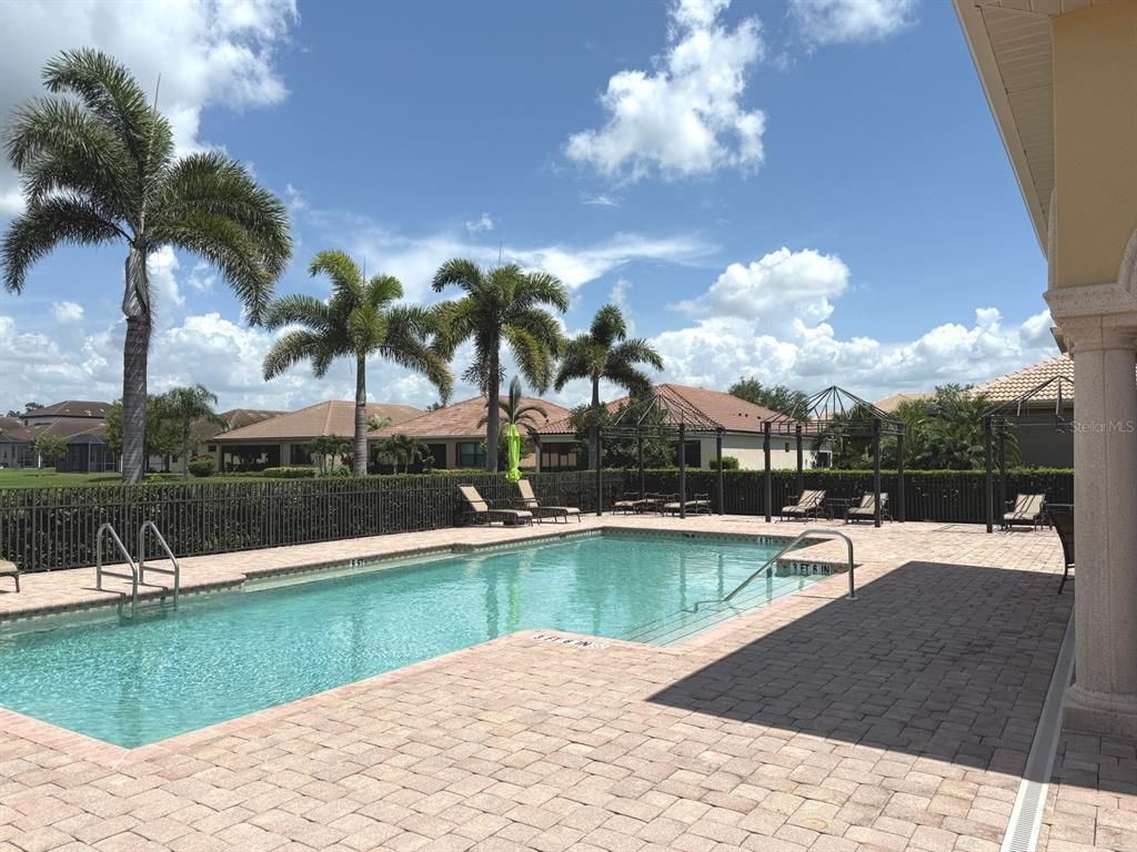 Exterior, Pool