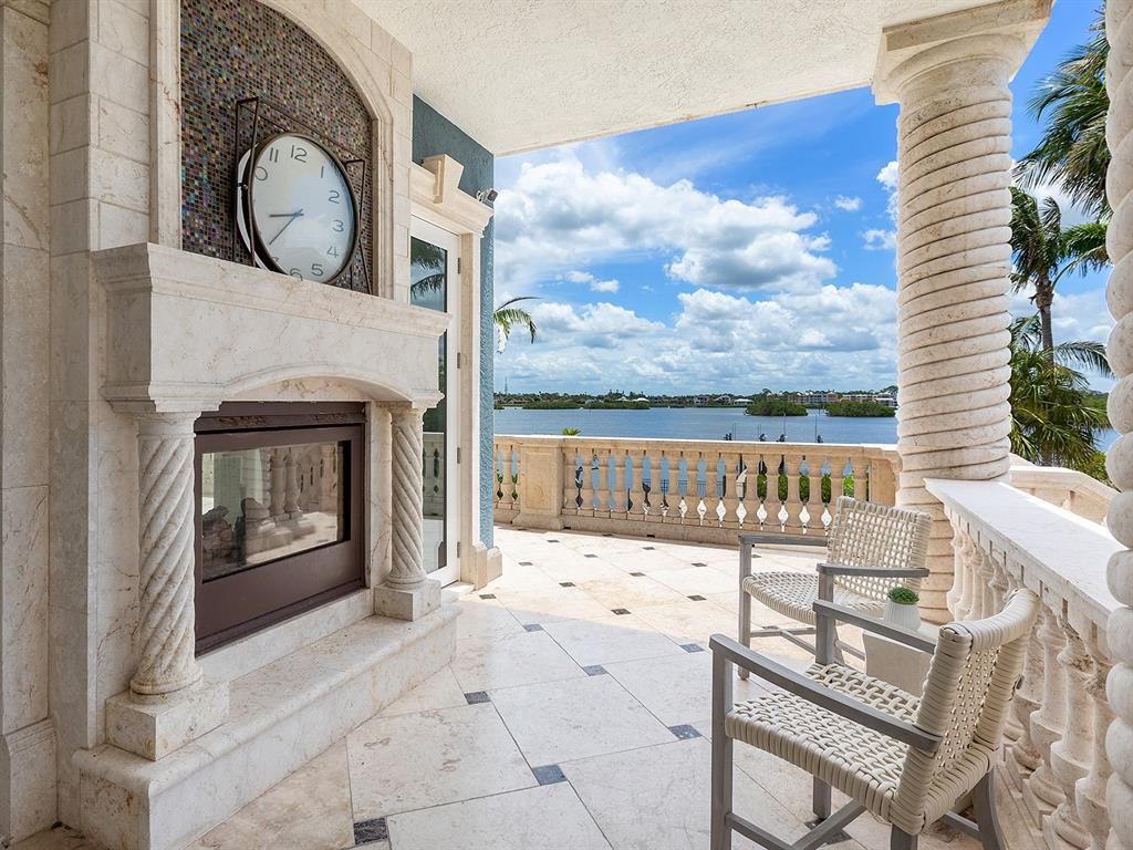 Exterior, Fireplace, Water