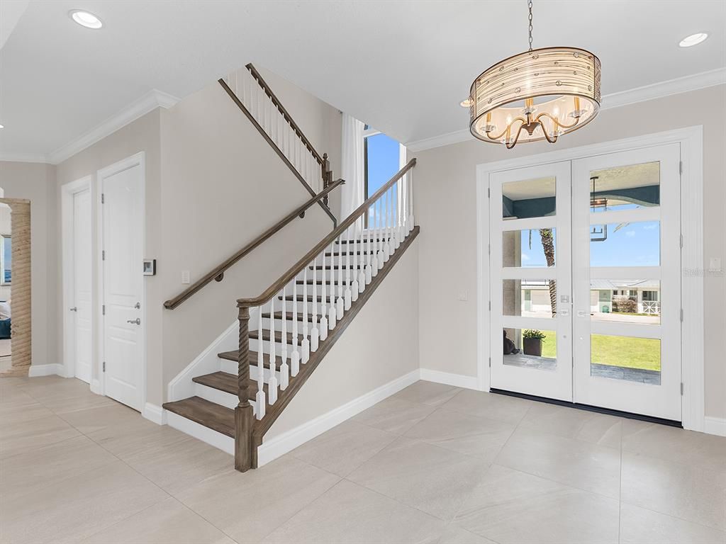 Chandelier, Interior, Recessed Lighting