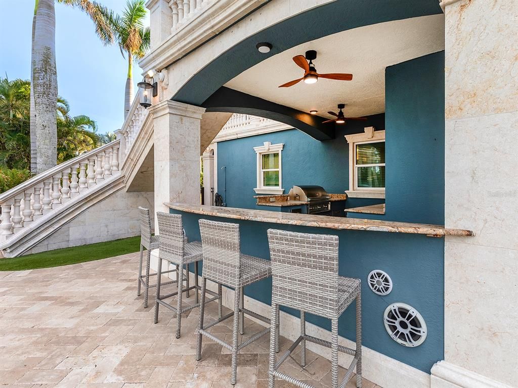 Exterior, Outdoor Kitchen